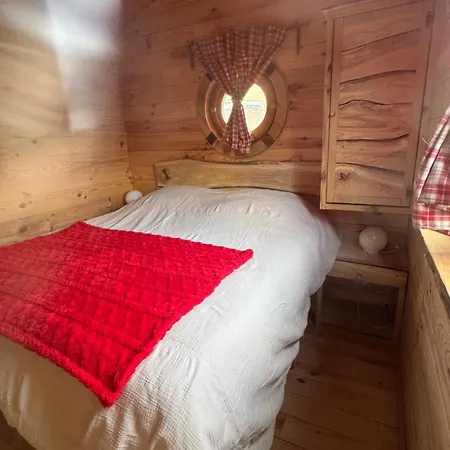 Campismo de Luxo Roulotte Insolite à La Ferme