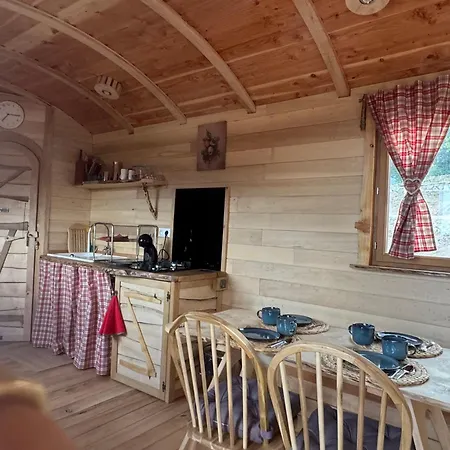Roulotte Insolite à La Ferme