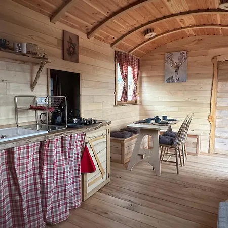 Campismo de Luxo Roulotte Insolite à La Ferme